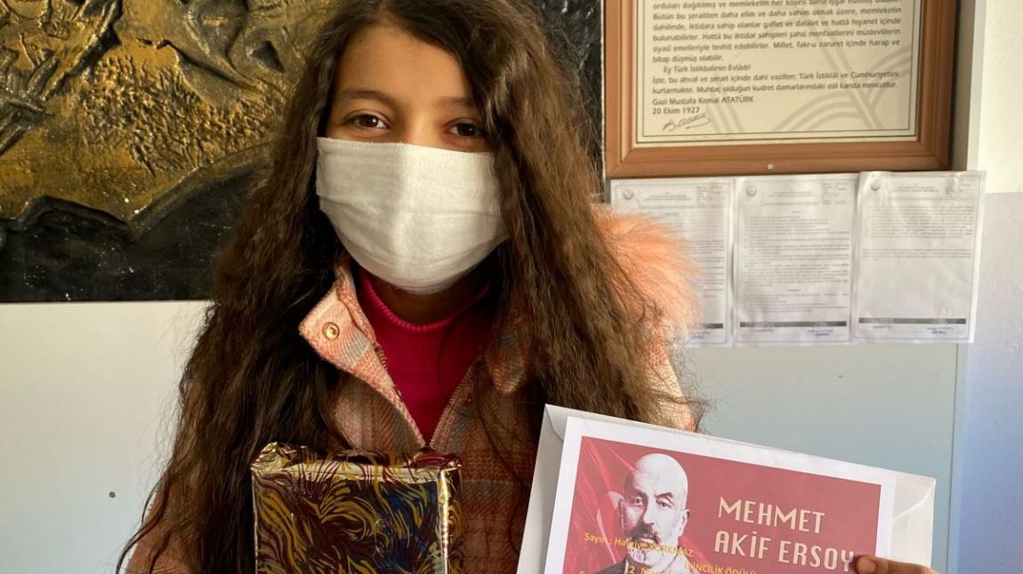 Elif Zülal PELİT'i Tebrik Ediyoruz - Şehit Erhan Çakmak Ortaokulu